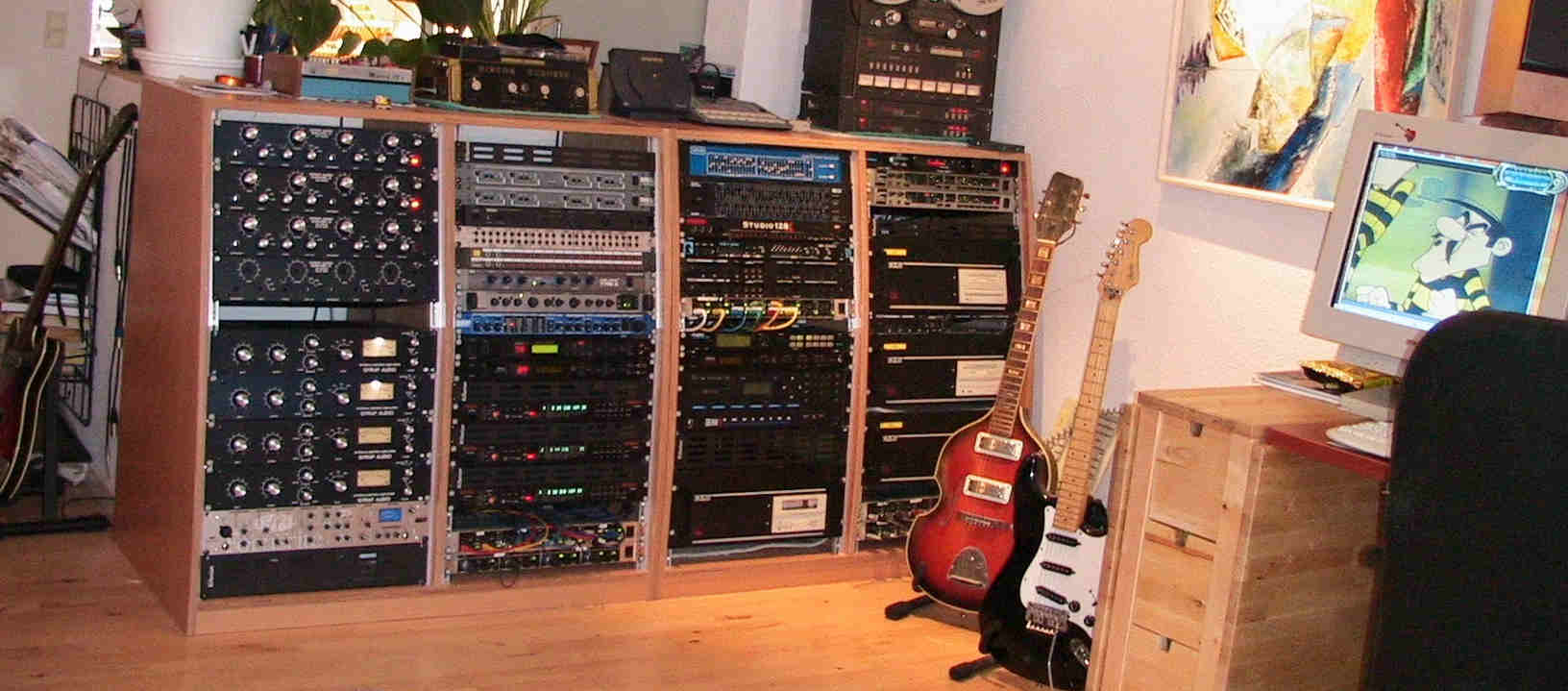 Studio Rack - David Holywood Studio Rack - David Holywood